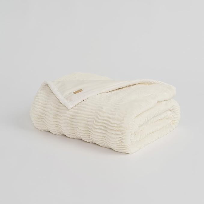 EVERGRACEHOME Ultra Soft Faux Fur Throw Blanket for Couch, Luxury Sculpted Texture Faux Rabbit Fur Blanket for Bed, Fluffy Thick Plush Warm Fuzzy Throw, 920GSM (Ivory White, 50''x60'')