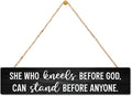 AGMDESIGN She Who Kneels Before God Can Stand Before Anyone Christian Wood Sign, Faith-Based Wall Decor for Shelf Door Desk, Bible Verse Wood Hanging Plaque for Prayer Room Bedroom Home Office Church