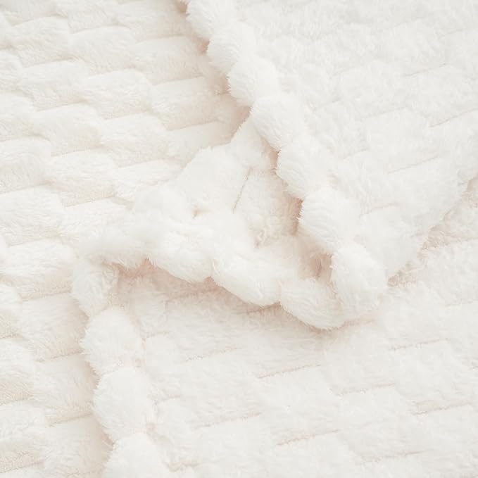 Vessia Flannel Fleece Twin Blanket, 3D Jacquard Cream Fuzzy and Warm Blanket for Couch, Sofa, Bed, 300GSM Super Soft Touch Cozy Home Decor for All Seasons (60x80 inches)