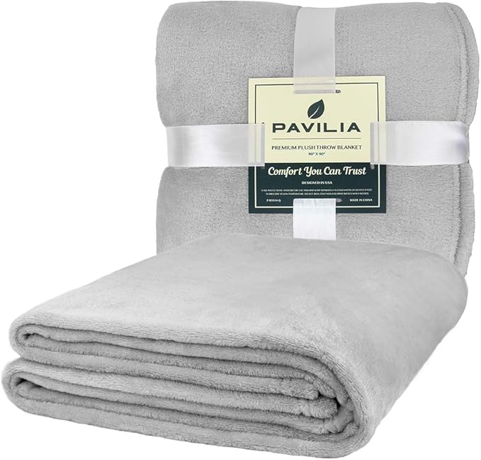 PAVILIA Light Grey Fleece Bed Blanket Queen Size, Silver Super Soft Fuzzy Flannel Throw for Couch Sofa, Luxury Plush Microfiber Large Throw Blanket Queen Bed, Home Cozy Velvet Gift Blanket, 90x90