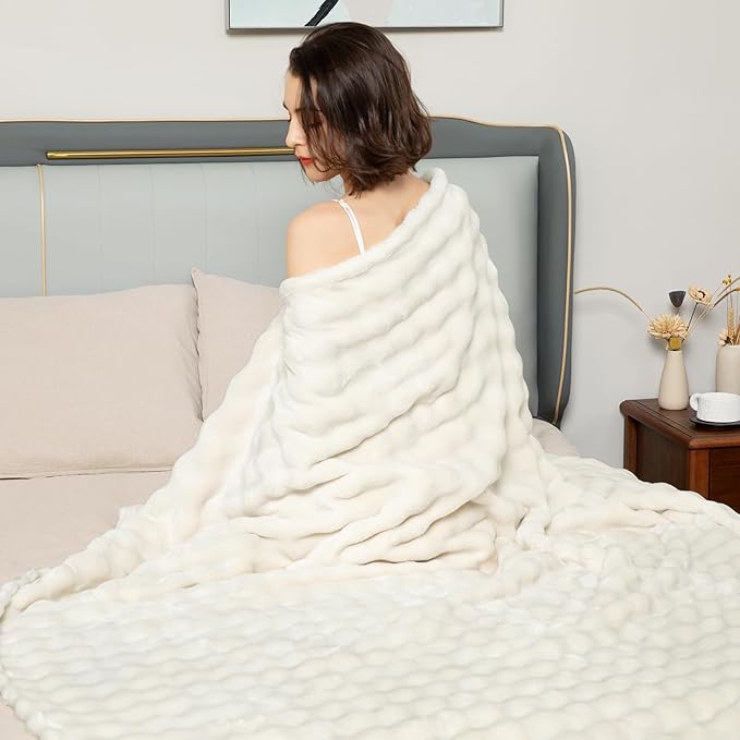 Comelady Fleece Blanket Queen Size for Bed,3D Bubble Warm Fluffy Throw Blanket for Couch Sofa Room Decor-Lightweight Cozy Fuzzy Blanket for All Seasons(Beige,90"×90")