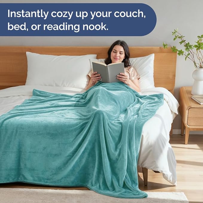 Ultra Soft Fleece Blanket Queen Size - Flannel Fleece Luxury Queen Blanket - Lightweight for Couch Bed Chair - Thick, Warm & Breathable - All Season Cozy Fuzzy Anti-Static Microplush Bedding, Turqoise