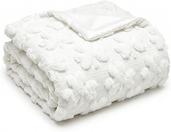 Horaldaily St. Patrick's Day Solid Blanket Throw, White Shamrock Soft Fuzzy Plush Faux Fur Cozy Blankets for Couch Sofa Bed Lounging, Ideal Gifts for Kids Adults Wife Self, 50x60