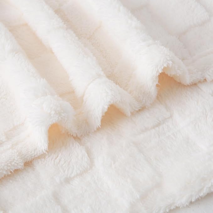 Cream White Fleece Throw Blanket 60”×80” for Couch Sofa Bed,Super Soft Cozy Plush Microfiber Flannel Blanket with 3D Checkered Design Lightweight for Adults,Woman,Girls
