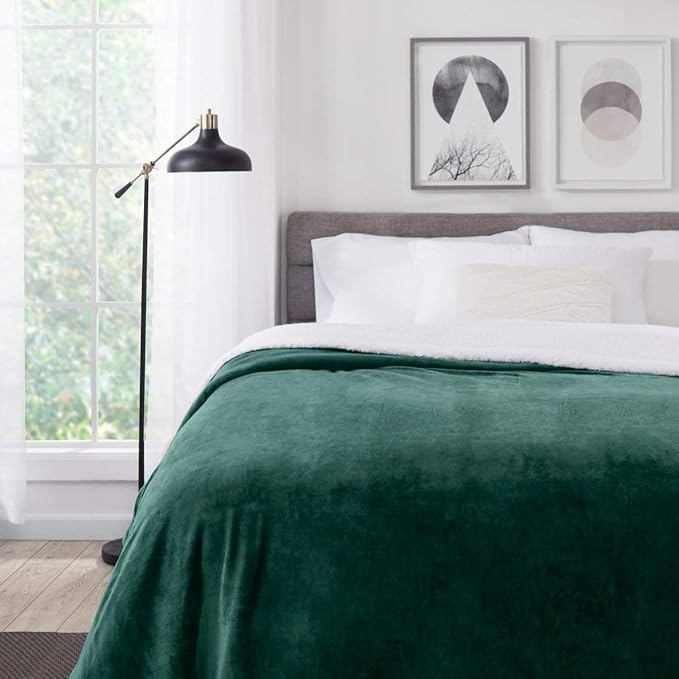 Genteele Sherpa Throw Blanket Super Soft Reversible Ultra Luxurious Plush Blanket, 60 x 80 inches, Hunter Green/White