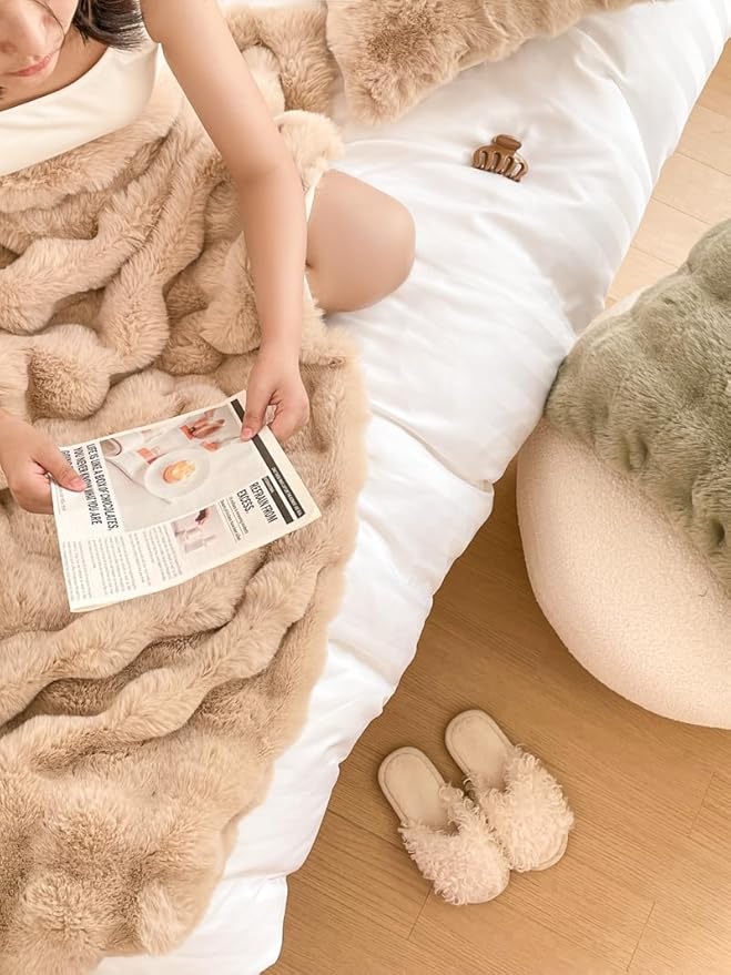 H&D Faux Fur Throw Blanket for Couch,Fluffy Cozy Soft Plush Luxury Thick Fuzzy Fleece Blanket for Couch Bed Sofa Bedroom Living Room,Comfy Bubble Blanket(Camel, Queen (80"x90"))