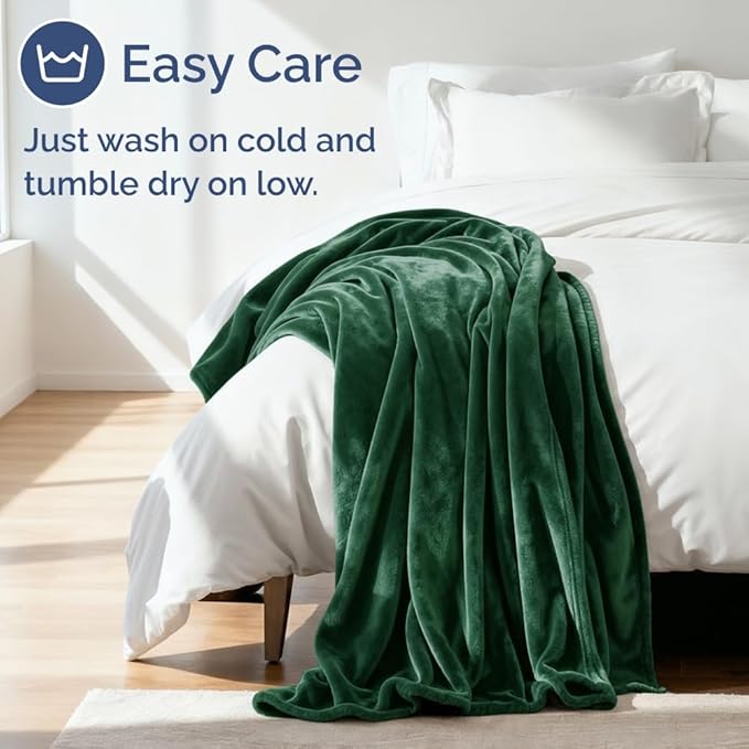 Ultra Soft Fleece Blanket Throw Size - Flannel Fleece Luxury Throw Blanket - Lightweight for Couch Bed Chair - Thick, Warm & Breathable - All Season Cozy Anti-Static Microplush Bedding, Forest Green