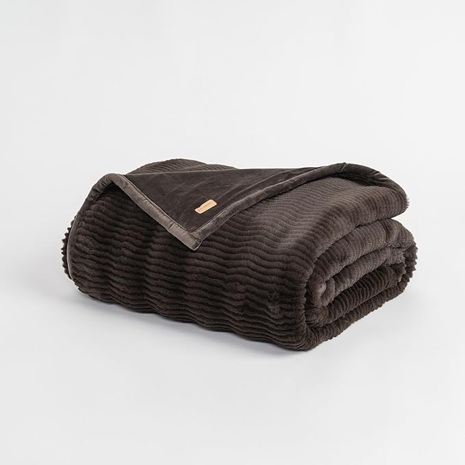 EVERGRACEHOME Ultra Soft Faux Fur Throw Blanket for Couch, Luxury Sculpted Texture Faux Rabbit Fur Blanket for Bed, Fluffy Thick Plush Warm Fuzzy Throw, 920GSM (Dark Brown, 50''x60'')