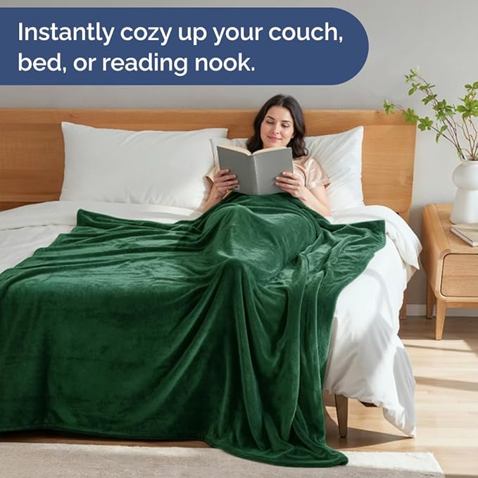 Ultra Soft Fleece Blanket King Size - Flannel Fleece Luxury King Blanket - Lightweight for Couch Bed Chair - Thick, Warm and Breathable - All Season Cozy Anti-Static Microplush Bedding, Forest Green