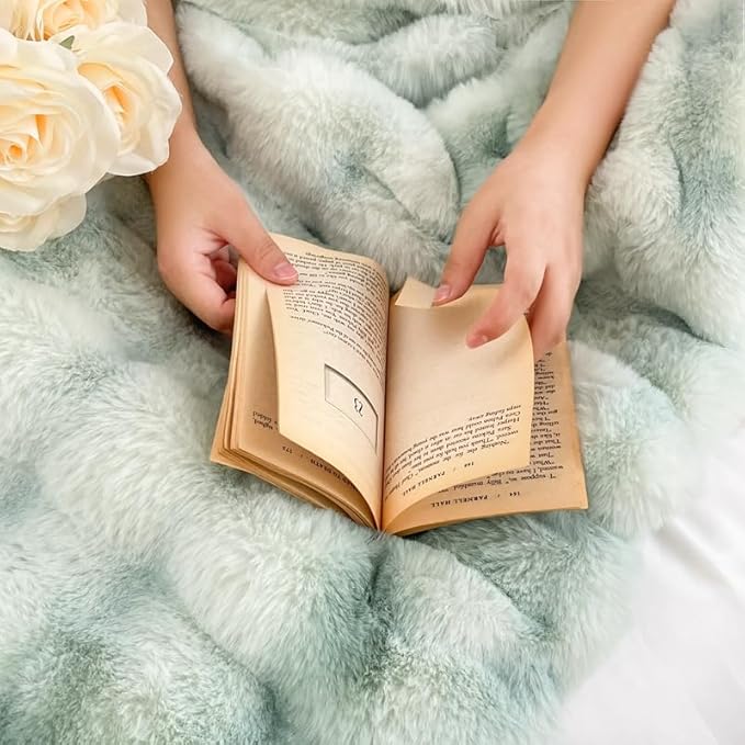 H&D Faux Fur Throw Blanket for Couch,Fluffy Cozy Soft Plush Luxury Thick Fuzzy Fleece Blanket for Couch Bed Sofa Bedroom Living Room,Comfy Bubble Blanket(Sage Green, Queen (80"x90"))