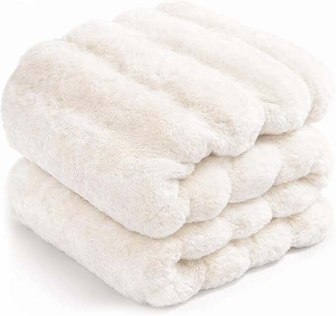 Touchat Luxury Faux Rabbit Fur Throw Blanket for Couch, Super Heavy Warm Cozy Fuzzy Blanket for Sofa Bedroom Living Room, Ultra Soft Fluffy Reversible Plush Blanket for Home Decor Gifts,Cream White