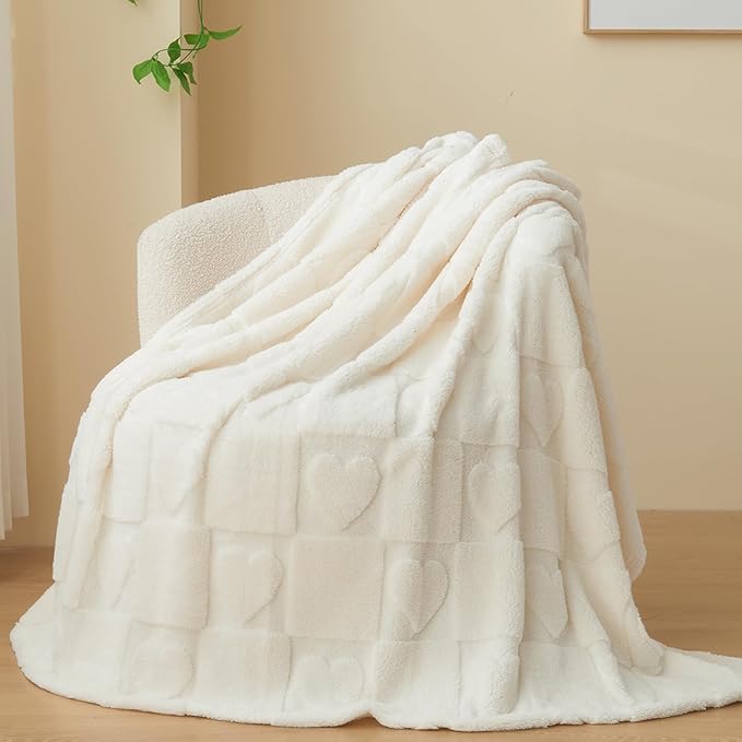 NEWCOSPLAY Super Soft Queen Blanket Ivory Love Premium Silky Flannel Fleece 3D Heart Checkered Lightweight Bed Blanket All Season Use (Ivory Love, Queen(90"x90"))