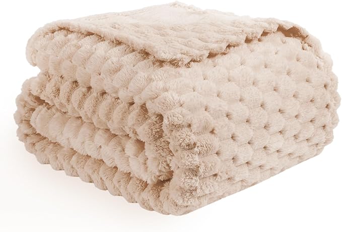 Vessia Flannel Fleece Throw Blanket, 3D Jacquard Camel Fuzzy and Warm Blanket for Couch, Sofa, Bed, 300GSM Super Soft Touch Cozy Home Decor for All Seasons (50x70 inches)