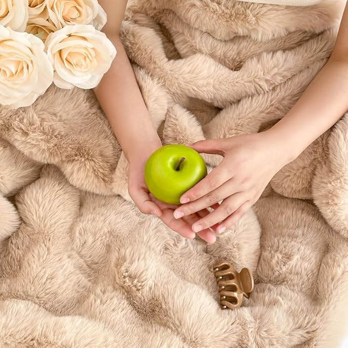 H&D Faux Fur Throw Blanket for Couch,Fluffy Cozy Soft Plush Luxury Thick Fuzzy Fleece Blanket for Couch Bed Sofa Bedroom Living Room,Comfy Bubble Blanket(Camel, Twin (60"x80"))