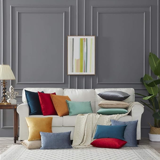 GIGIZAZA Decorative Throw Pillow Covers 18 x 18,Sofa Cushion Grey Pillow Covers,Velvet Pillow Square Cushion Covers (18x18inch(45x45cm)-4pcs, Silver Grey)
