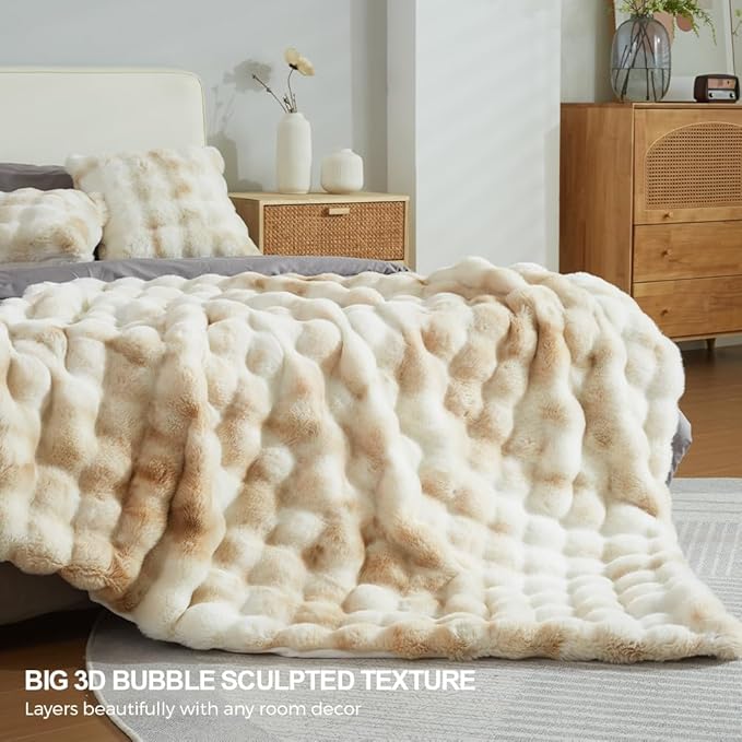Soft Faux Rabbit Fur Throw Blanket Luxury Super Comfy Double Sided Ultra Cozy Thick Warm Fluffy Blanket for Couch Chair Sofa Bed Living Room Camping, Plush Fuzzy Bubble Blanket, 970 GSM, 50''x60''