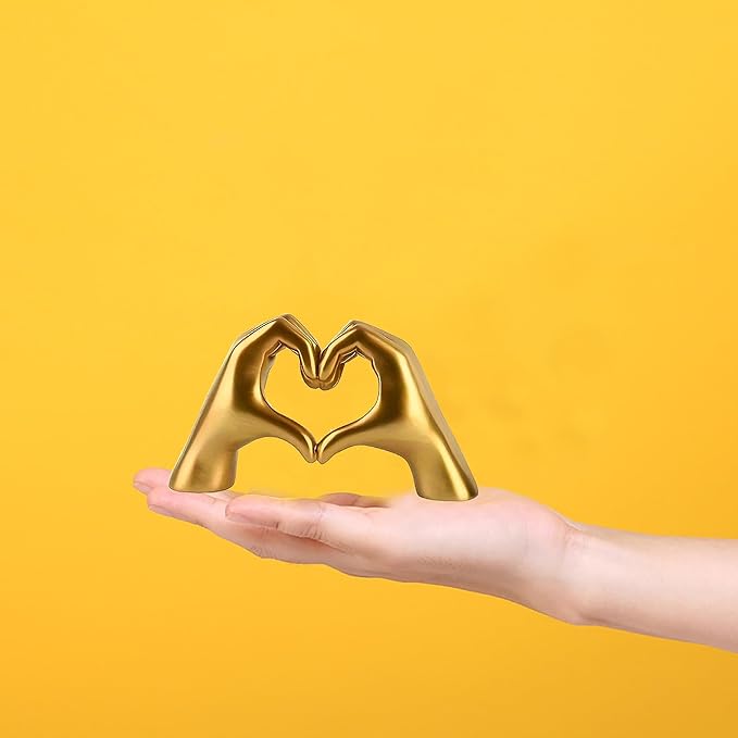 FANTESTICRYAN Small Heart Hands Statues Hand Love Sculpture Cute Decorative Home Decor Ornaments for Living Room, Wedding, Office Desktop, Cabinets, Bookshelf (Small Gold)