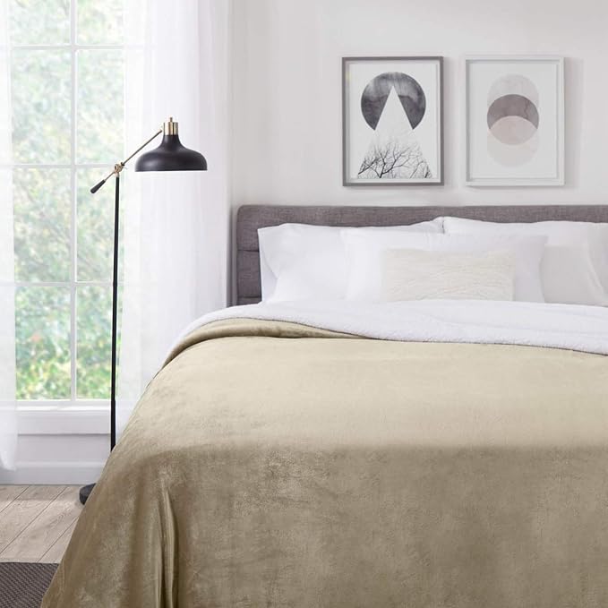 Genteele Sherpa Throw Blanket Super Soft Reversible Ultra Luxurious Plush Blanket, 60 x 80 inches, Taupe/White