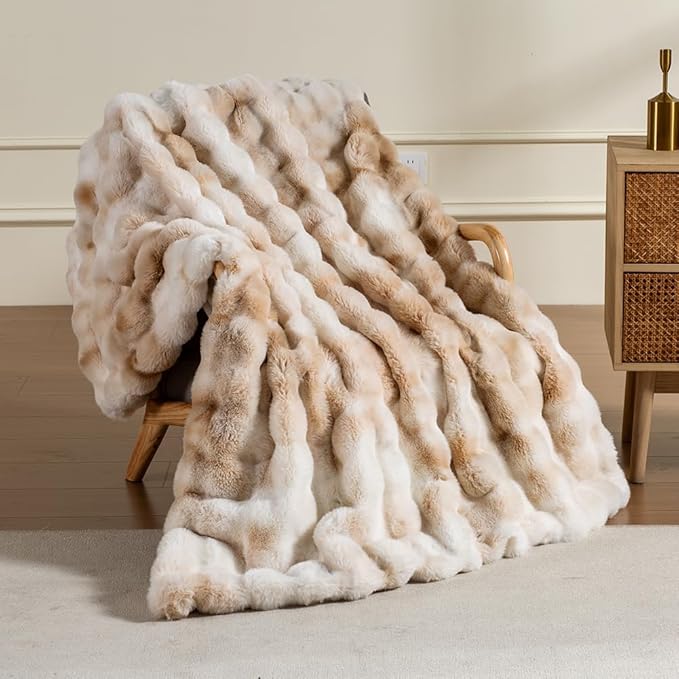 Soft Faux Rabbit Fur Throw Blanket Luxury Super Comfy Double Sided Ultra Cozy Thick Warm Fluffy Blanket for Couch Chair Sofa Bed Living Room Camping, Plush Fuzzy Bubble Blanket, 970 GSM, 50''x60''