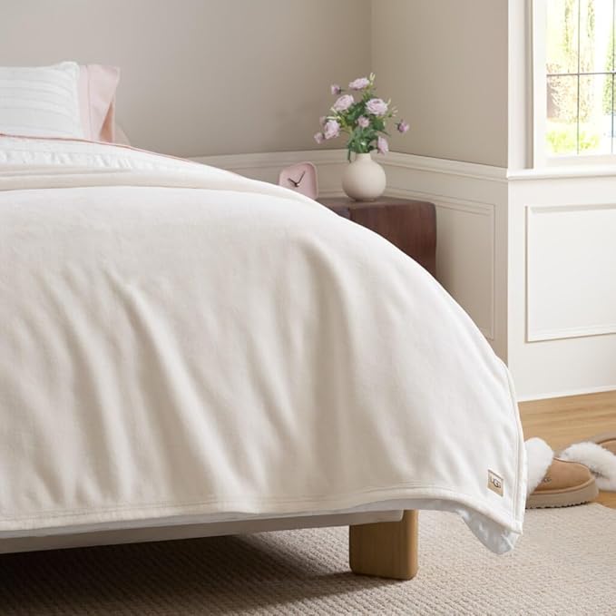 UGG Coco Twin Fleece Blanket for Bed – Luxury Oversized Throw & Cozy Room Decor, House Warming Gifts or Luxurious Birthday Gifts for Women, 68" x 92", White Snow