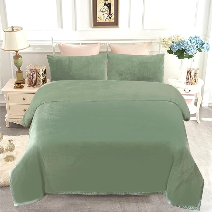 JYK Fleece Plush Blanket 4.4 LB, 1 Ply, Korean Mink Blanket King 85" x 95" - Super Soft and Warm, Lightweight and Cozy Fuzzy Solid Color Fleece Blanket for Bed, Green
