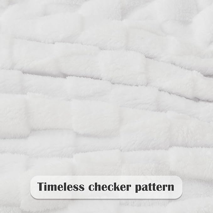 NEWCOSPLAY Super Soft King Blanket White Premium Silky Flannel Fleece 3D Checkered Lightweight Bed Blanket All Season Use (White Checkered, King(90"x110"))