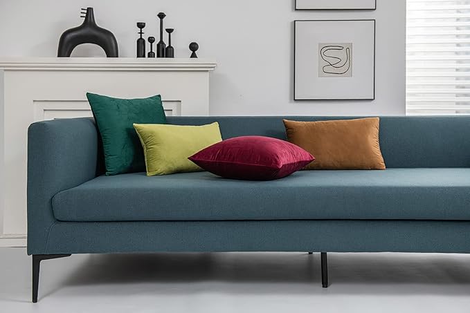 DEZENE Throw Pillow Covers 20x20 Burgundy: Pack of 2 Cozy Soft Velvet Square Modern Luxury Decorative Throw Pillow Cases for Christmas Sofa Couch Living Room Bed Home Decor