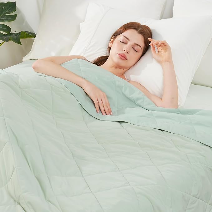 Cozy Bliss Cooling Blanket for Hot Sleepers King Size, Q-Max 0.45 Cooling Comfort, Cold Blankets for Night Sweats Sleeping, Ultra-Cool Lightweight Breathable Summer Blanket for Bed, Mint Green