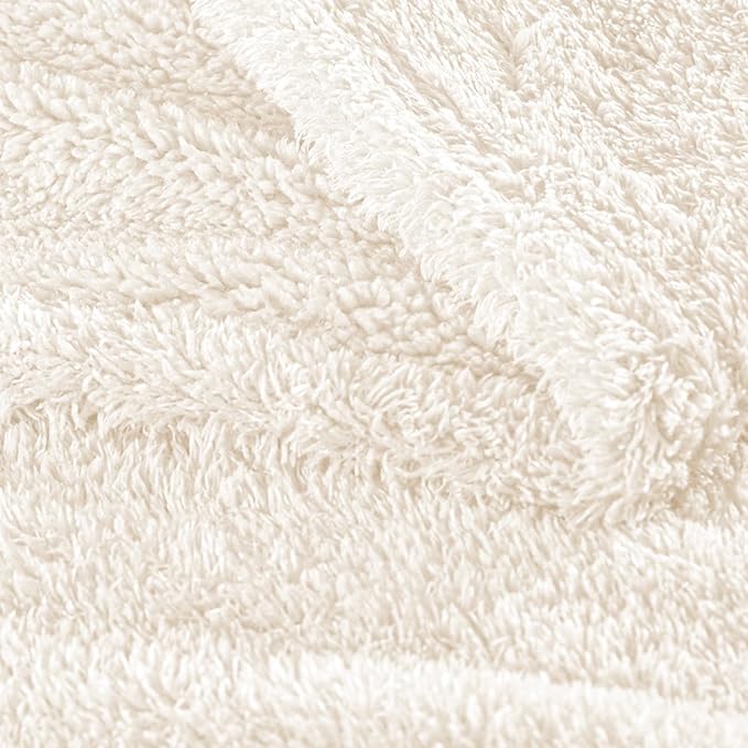 Exclusivo Mezcla Fleece King Size Bed Blanket, Ultra Soft, Lightweight and Fuzzy White Blanket for Women, Home Decor, 90x104 Inches