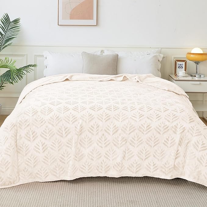 Exclusivo Mezcla Fleece Throw Blanket for Couch, Super Soft and Cozy Blankets All Season Use, Leaves Pattern, Plush Fuzzy Lightweight, Ivory, 50x60 Inch