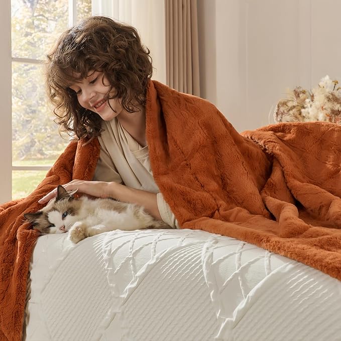 Krifey Burnt Orange Faux Fur Blanket for King Size Bed, 3D Marble Texture Soft Cozy Fuzzy Plush Thick Fall Blanket, Birthday for Women Mom Girlfriend, Camel, 108x90in