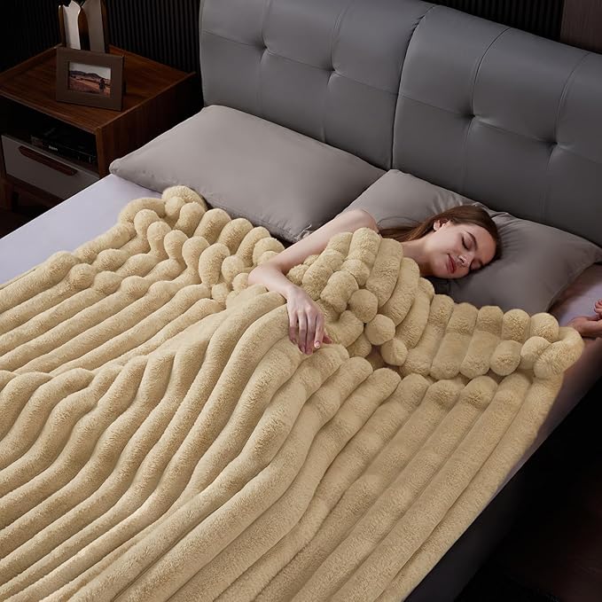 Faux Fur Throw Blanket, Thick 1000GSM Fluffy Cozy Throw Blankets for Bed, Luxury Plush Striped Warm Soft Blanket for Couch LivingRoom Home Decor & Gifts(50"x 70", Beige)