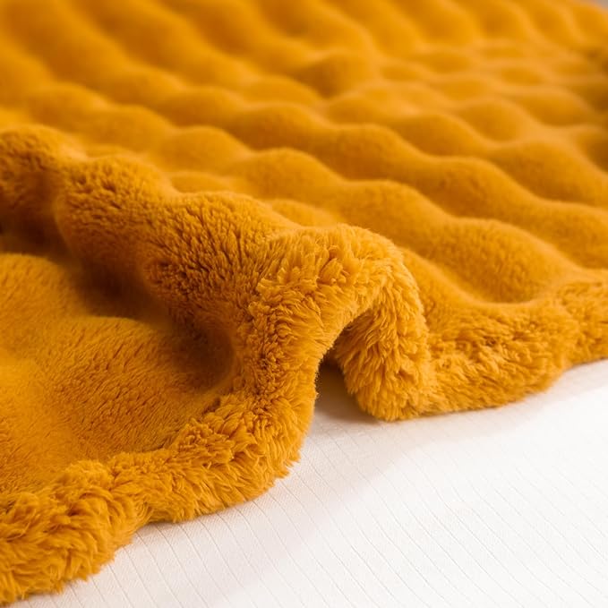 YUSOKI Luxury 3D Bubble Light Weighted Queen Blanket 4.7lb,All Ages,Home Decoration, (Gold,90 * 90inches)