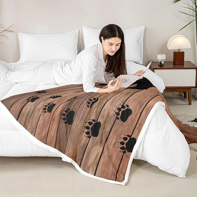 Black Bear Throw Blanket Twin 60"X80",Rustic Brown Farmhouse Wooden Board Fleece Bed Blanket Countryside Woodland Animal Lightweight Sherpa Blankets for Sofa Couch,Bear Paws Decor Warm Soft Cozy