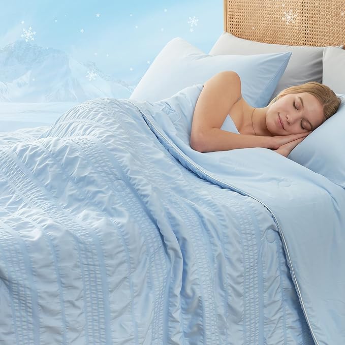 Cozy Bliss Seersucker Cooling Comforter King Size, Q-Max 0.45 Reversible Lightweight Cooling Blanket, Breathable Silk Smooth Summer Bedding Quilt for Hot Sleepers Night Sweats Cold Blue