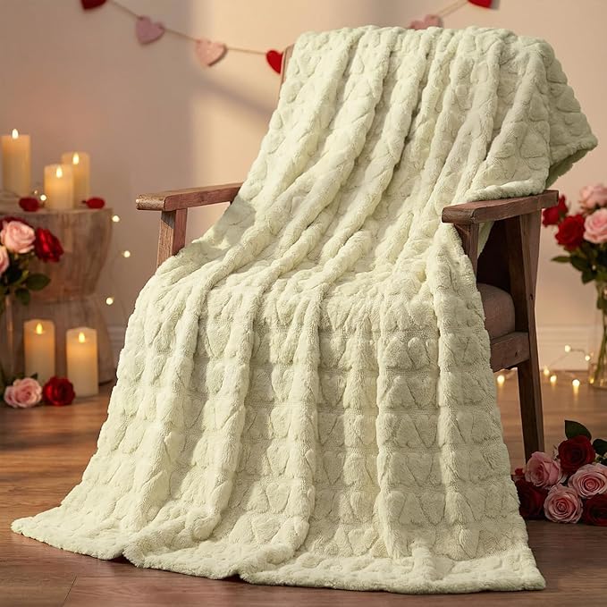 Horaldaily Valentine Blanket Throw, Beige Cute Love Heart Soft Fuzzy Plush Faux Fur Cozy Blankets for Couch Sofa Bed Lounging, Ideal Gifts for Kids Adults Wife Self, 50x60