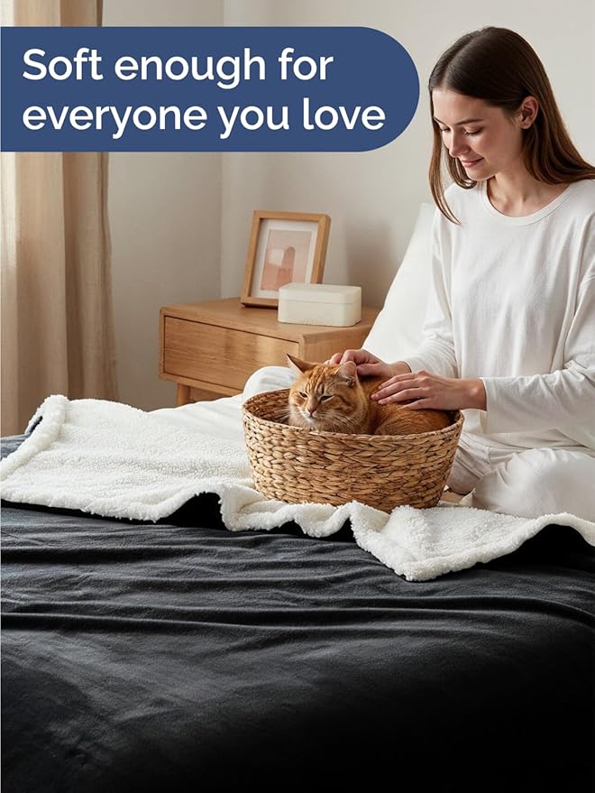 Sherpa Fleece Blanket King Size - Reversible Sherpa Fleece King Blanket - Super Soft Double Sided for Bed, Sofa, Couch - Thick, Warm, Fuzzy & Plush - Luxurious Bedding for Winter - Black, 90" x 108"