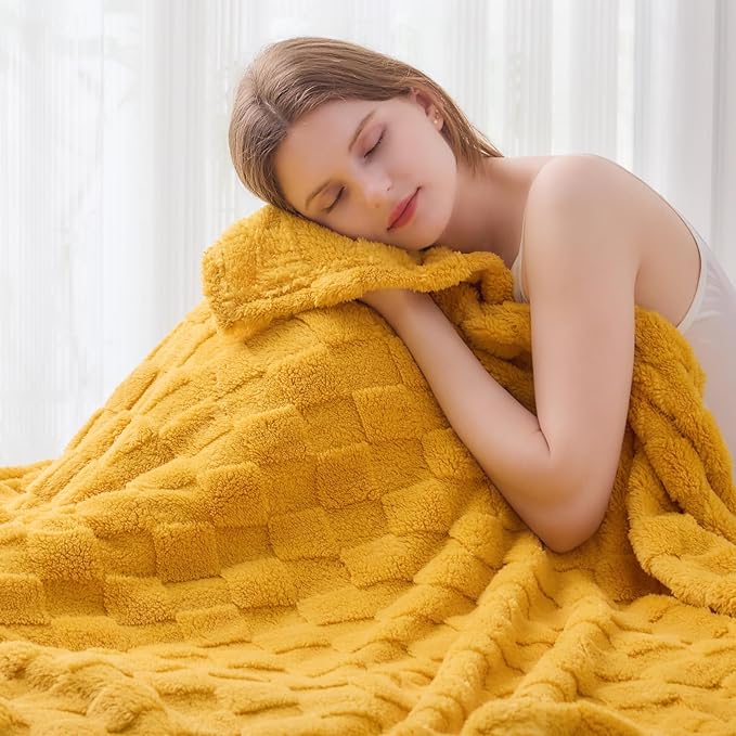 NEWCOSPLAY Super Soft King Blanket Mustard Yellow Premium Silky Flannel Fleece 3D Checkered Lightweight Bed Blanket All Season Use (Mustard Yellow Checkered, King(90"x110"))