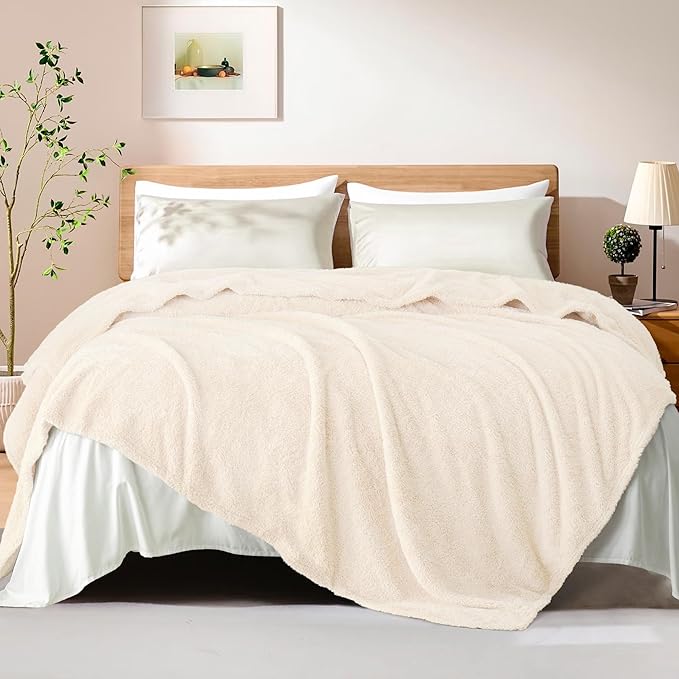 Exclusivo Mezcla Fleece Twin Size Bed Blanket, Ultra Soft, Lightweight and Fuzzy White Blanket for Women, Home Decor, 60x80 Inches