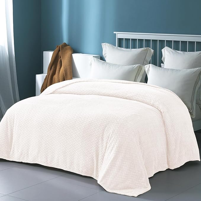 Exclusivo Mezcla Fleece Twin Size Blanket for Bed, 90x66 Inches Soft Cozy Jacquard Flannel Blankets, Lightweight Fuzzy Plush Warm for Women, Off White