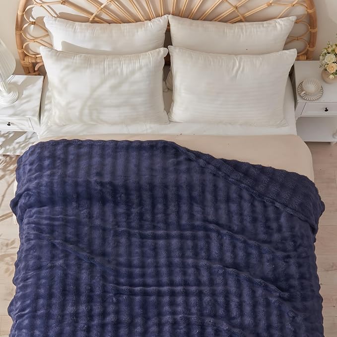 NEWCOSPLAY Queen Blanket for Couch Dark Navy Super Soft Flannel Fleece 3D Bubble Lightweight Bed Blanket All Season Use (Dark Navy, Queen(90"x90"))