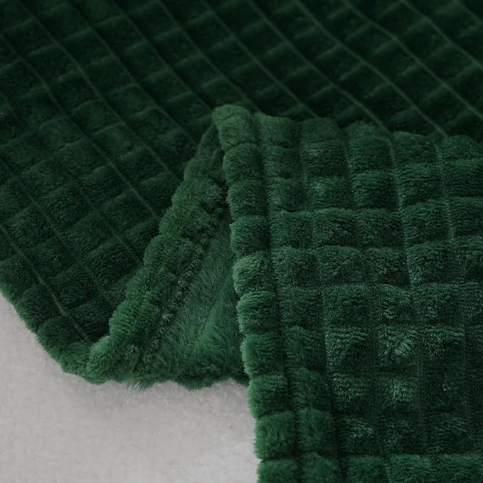 Puncuntex Flannel Fleece Throw Blanket Dark Green 60"×80",Super Soft Plush Cozy Blanket with Square 3D Jacquard Grid Design Luxury for Couch Sofa Chair