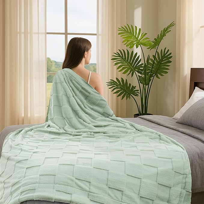 Cozy Bliss Checkered Faux Rabbit Fur Sage Green Throw Blanket, Soft Fuzzy Fluffy Minky Furry Blankets for Couch, Bed (50 * 60 Inches Light Green)