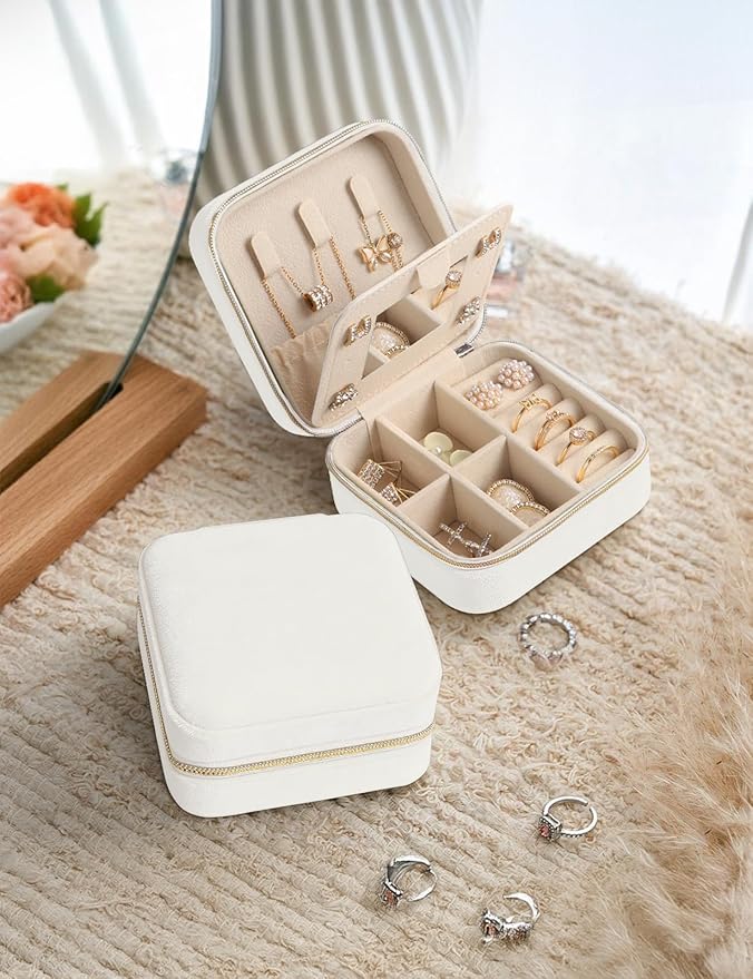 Plush Velvet Travel Jewelry Case Small Jewelry Box Jewelry Organizer Storage Case Portable Jewelry Travel Case for Girls Womens Earring, Necklace, Rings,Bracelets with Mirror