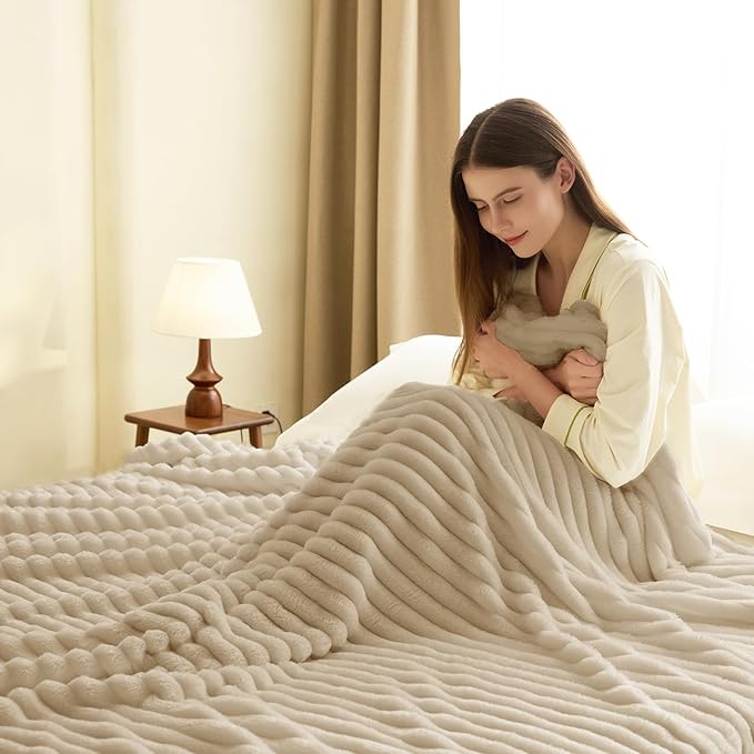 Soft Linen King Size Blanket for Bed - 300GSM Cozy Warm Bedding Fleece Blanket for women, Cute Large Lightweight Sofa Couch Cover Bed Blankets for Her Him, Home Room Decor, Linen, 108x90 Inches
