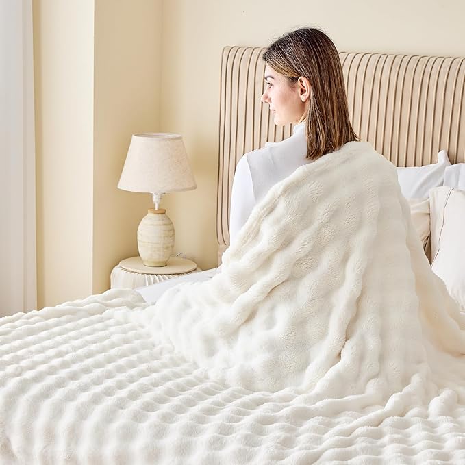 NEWCOSPLAY Twin Blanket for Couch Ivory Super Soft Flannel Fleece 3D Bubble Lightweight Bed Blanket All Season Use (Ivory, Twin(60"x80"))