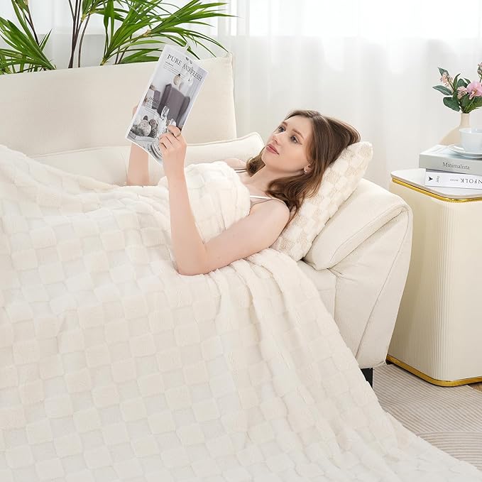 Zyrah White Fleece Twin for Couch Super Soft Twin Blanket 3D Checkered Design Lightweight Decorative Fuzzy Cozy Blankets for Sofa Chair Bed 60x80 Inches