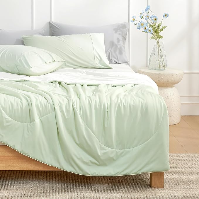Cozy Bliss Cooling Comforter Queen Size, Cooling Blankets for Hot Sleepers and Night Sweats, Light Mint Green Cream Summer Comforter for Queen Size Bed, Breathable Soft Lightweight Silk Smooth