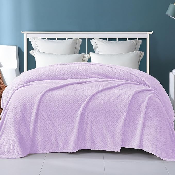 Exclusivo Mezcla Fleece King Size Blanket for Bed, 90x104 Inches Soft Cozy Jacquard Flannel Blankets, Lightweight Fuzzy Plush Warm for Women, Lilac Purple