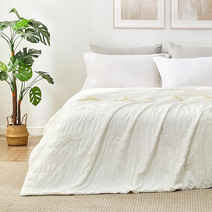 Cozy Bliss Seersucker Cooling Comforter Queen Size, Q-Max 0.45 Reversible Lightweight Cooling Blanket, Breathable Silk Smooth Summer Bedding Quilt for Hot Sleepers Night Sweats Cream White